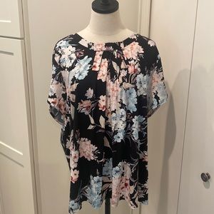 Karl Lagerfeld Paris short sleeve floral blouse 2X